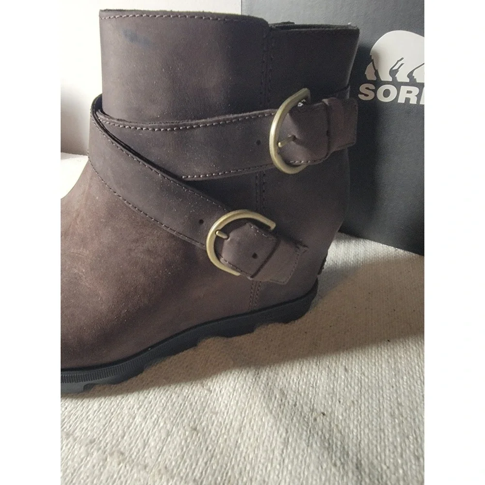 Sorel Joan of Arctic Wedge‎ II Buckle Boot 11 Blackened Brown Waterproof Leather